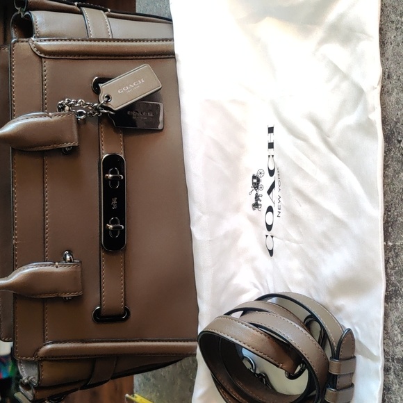 Swagger 27 - Picture 5 of 5